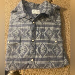 Men’s Lucky Brand Denim Shirt
Gently worn
Pearl snap 
Size XXL Saturday Stretch